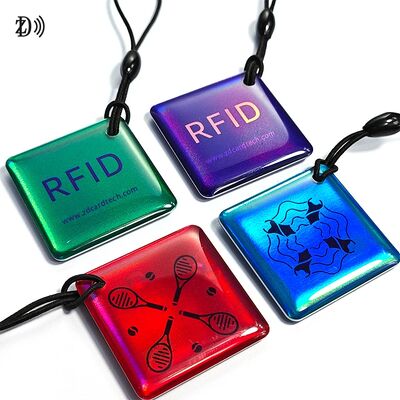 Tùy chỉnh 13.56MHz có thể lập trình NTAG213 Smart Epoxy Keyfob Tags RFID Tag NFC Keychain
